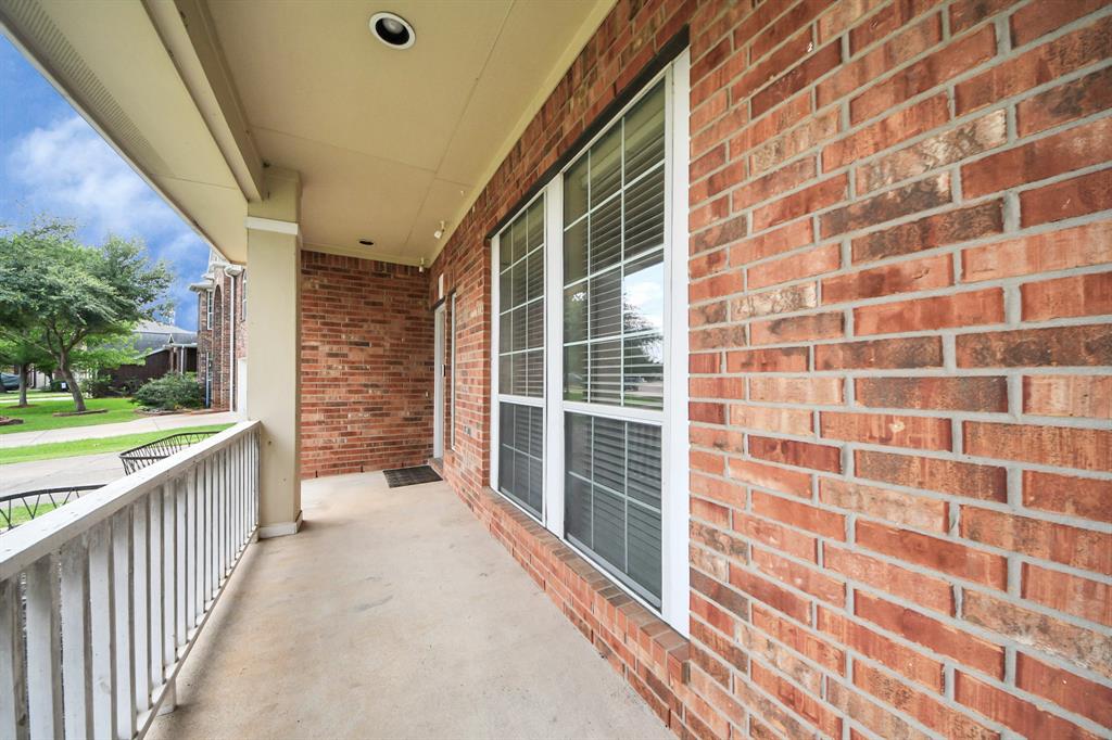 2304 Shadow Canyon Court, Pearland, Texas image 7