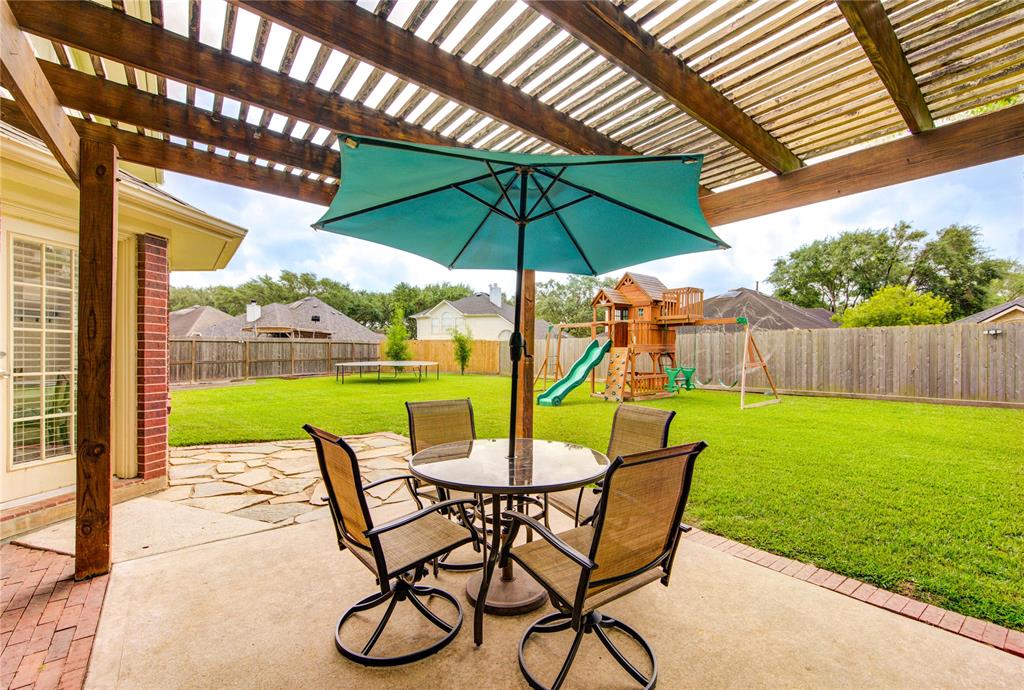 3109 Watercastle Court, League City, Texas image 3