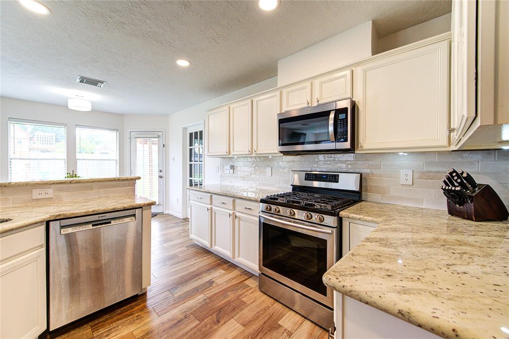 3109 Watercastle Court, League City, Texas image 12