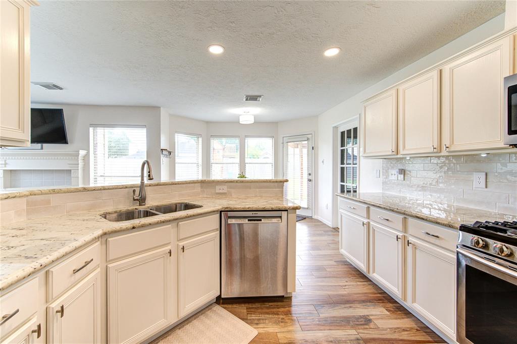 3109 Watercastle Court, League City, Texas image 28