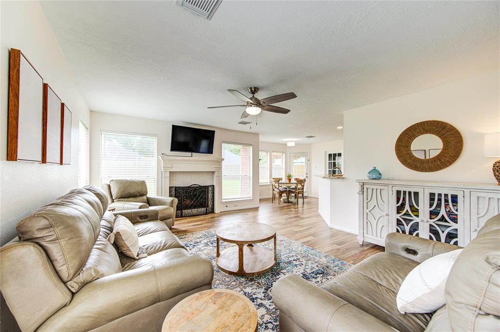 3109 Watercastle Court, League City, Texas image 9