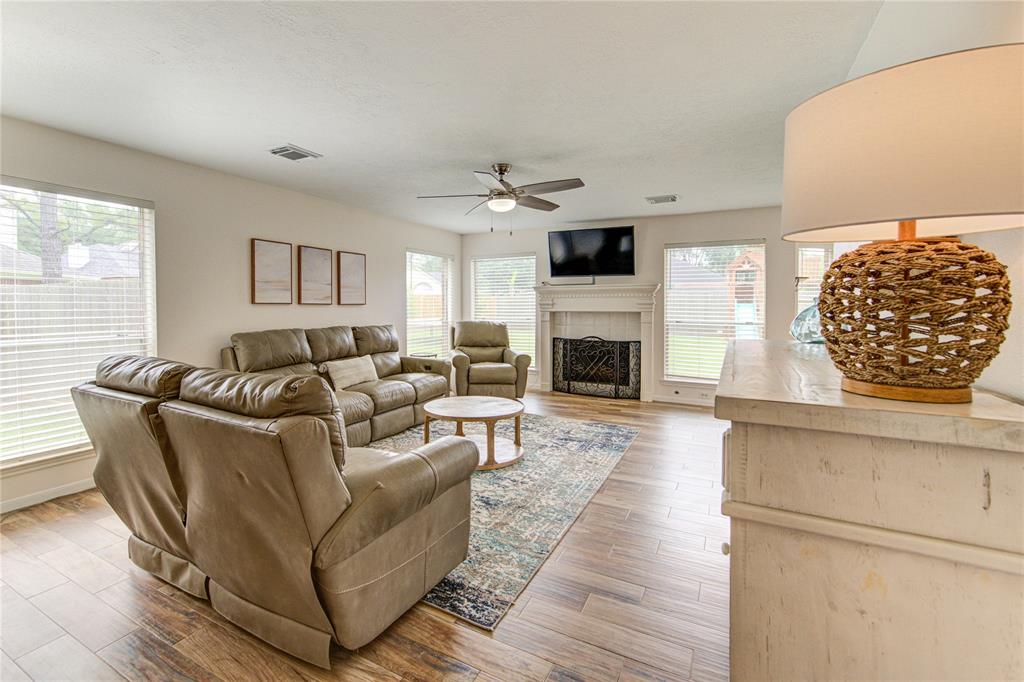 3109 Watercastle Court, League City, Texas image 8