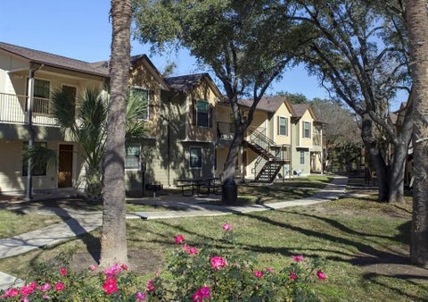 Condo For Rent - 800 Babcock Rd Rd<br/> San Antonio, TX 78201
