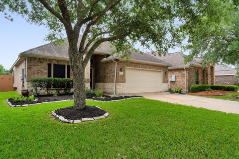 A home in League City