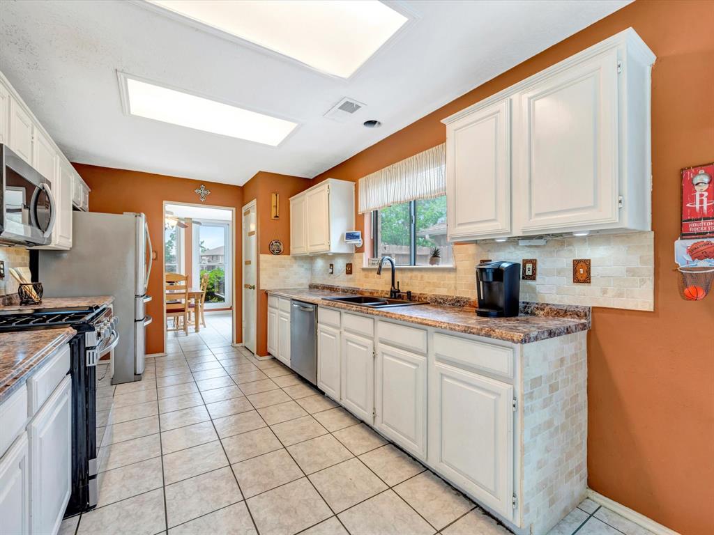 1418 Asbury Lane, Deer Park, Texas image 8