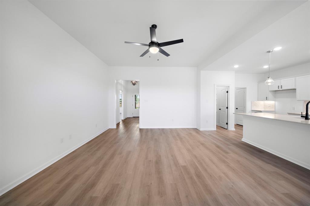 710 Blue Sky Place, Beasley, Texas image 14