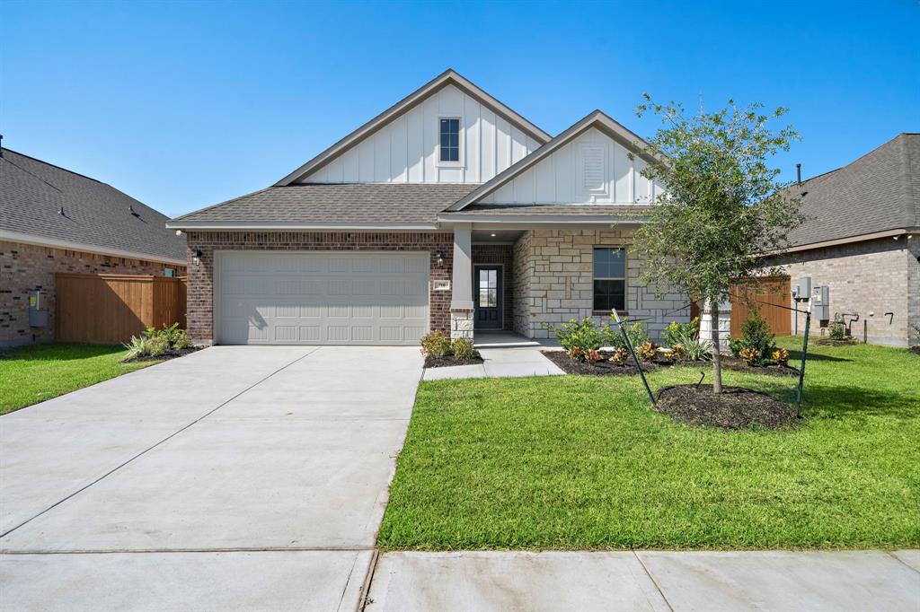 710 Blue Sky Place, Beasley, Texas image 1