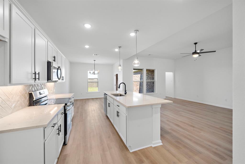 710 Blue Sky Place, Beasley, Texas image 11
