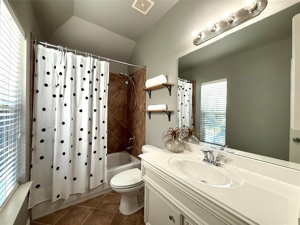 2505 Rockygate Lane, Friendswood, Texas image 31