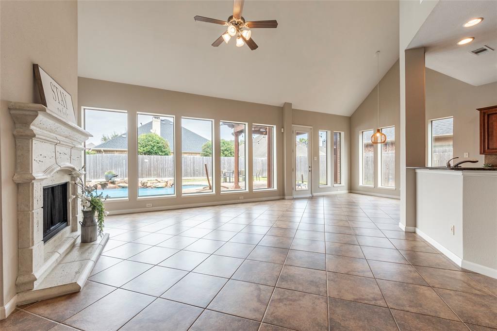 2505 Rockygate Lane, Friendswood, Texas image 11