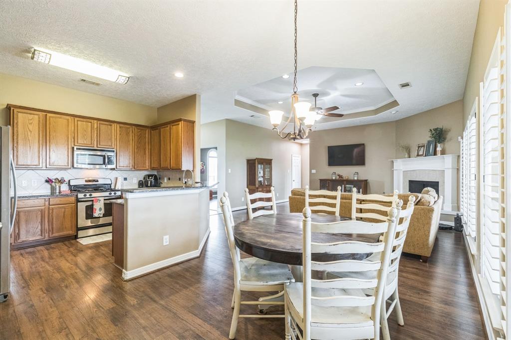 4219 Landon Lane, Baytown, Texas image 11