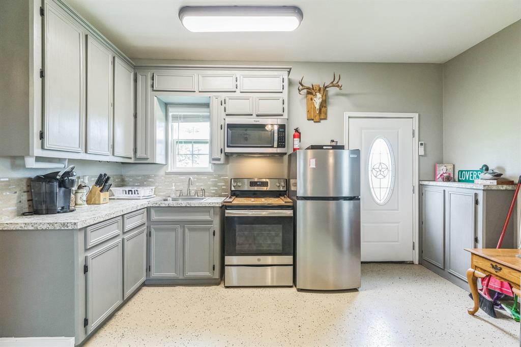4219 Landon Lane, Baytown, Texas image 22