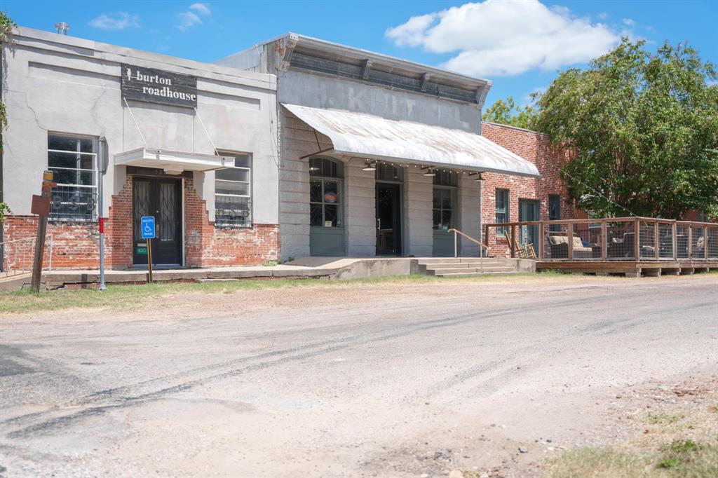 514 N Railroad Street, Burton, Texas image 3