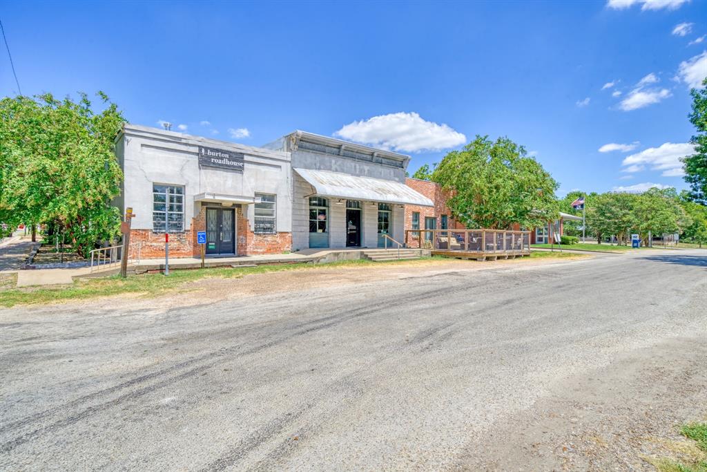 514 N Railroad Street, Burton, Texas image 2