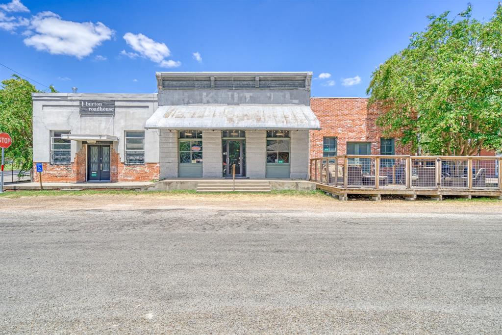 514 N Railroad Street, Burton, Texas image 1