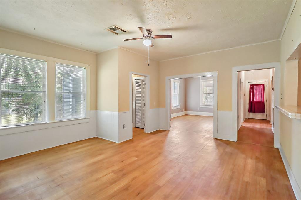 5422 1st Street, Crosby, Texas image 6