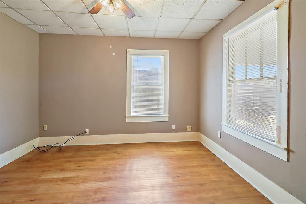 5422 1st Street, Crosby, Texas image 5