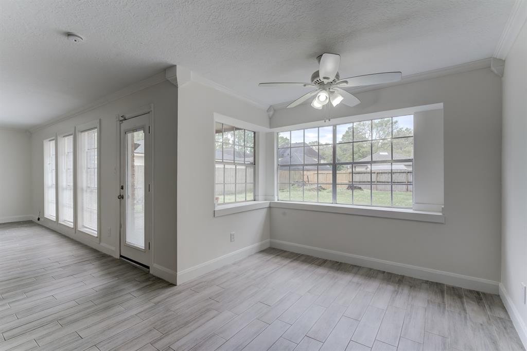 560 Landfall Lane, Conroe, Texas image 21