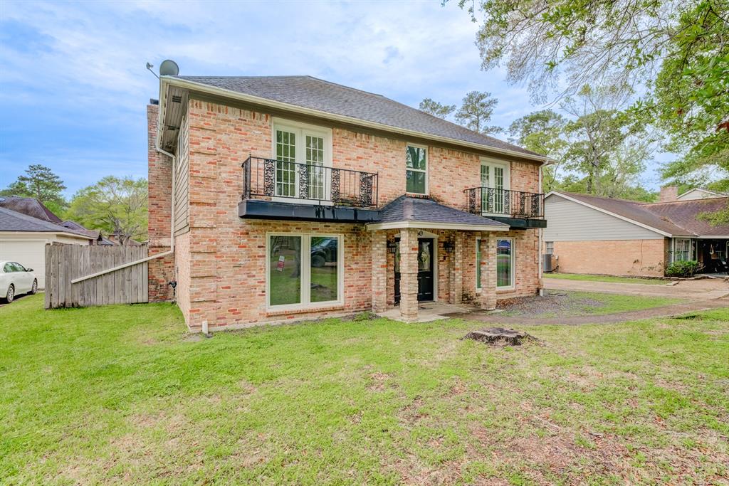 560 Landfall Lane, Conroe, Texas image 3
