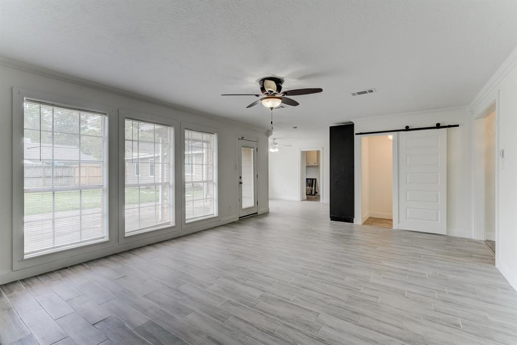 560 Landfall Lane, Conroe, Texas image 16