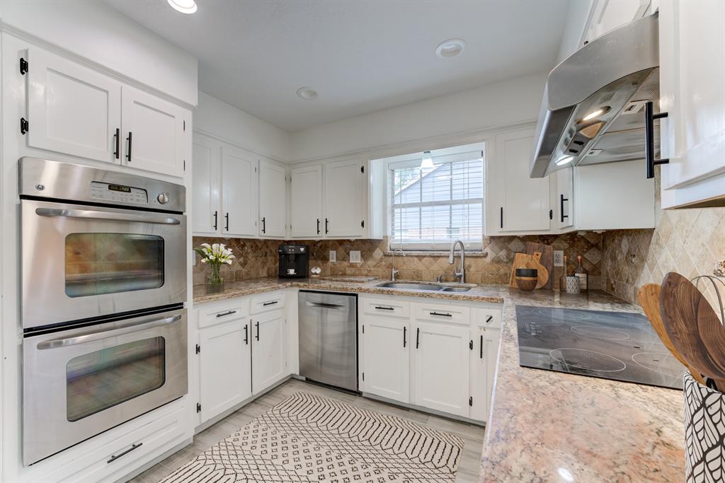 560 Landfall Lane, Conroe, Texas image 11