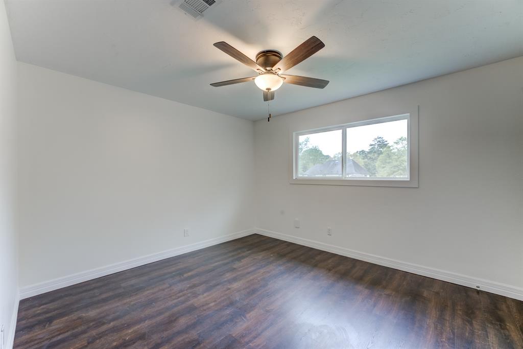 560 Landfall Lane, Conroe, Texas image 35