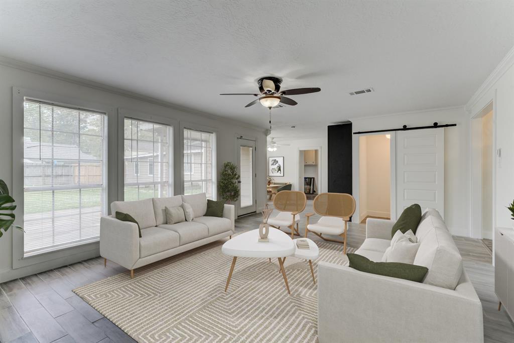 560 Landfall Lane, Conroe, Texas image 17