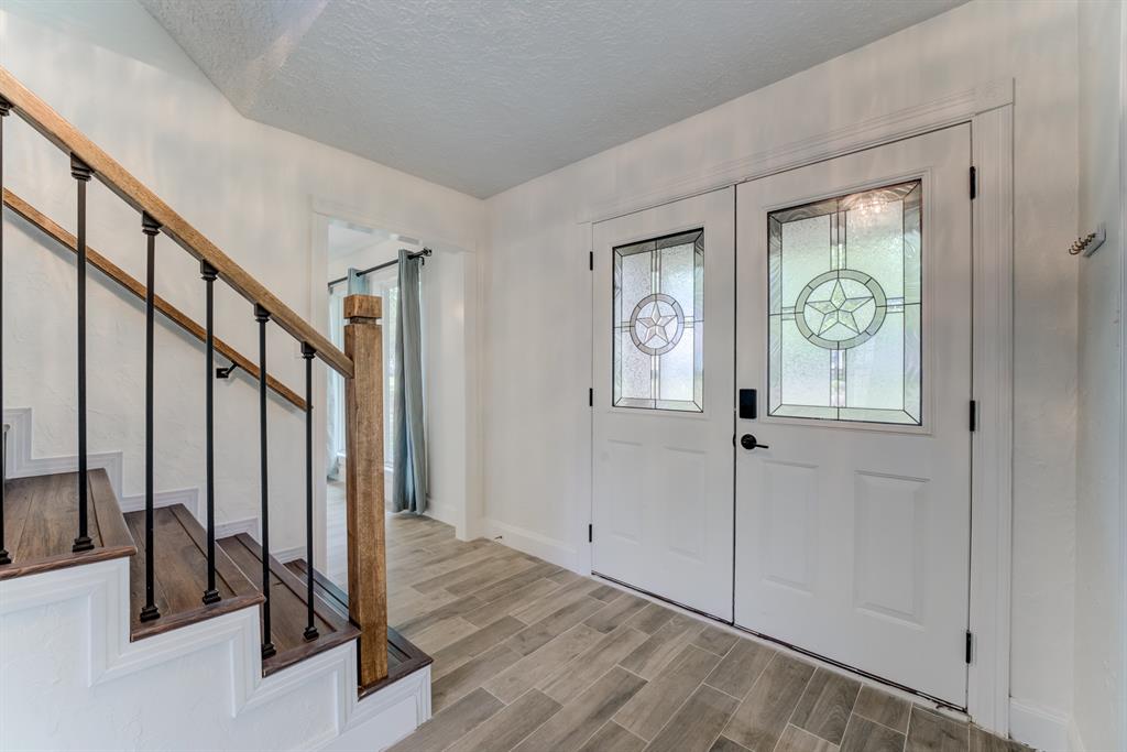 560 Landfall Lane, Conroe, Texas image 5