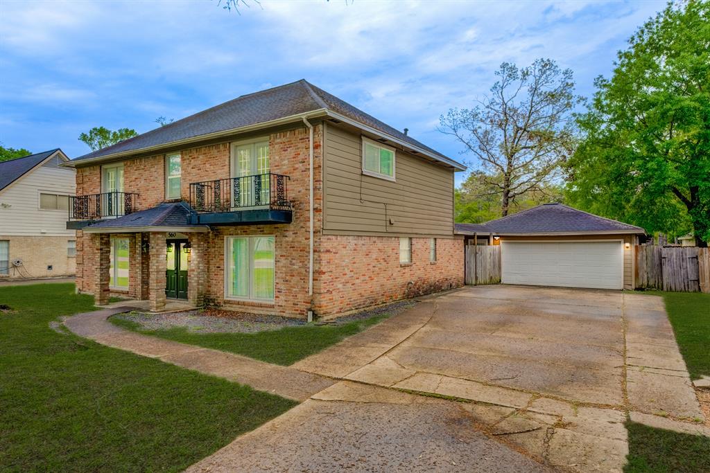 560 Landfall Lane, Conroe, Texas image 2