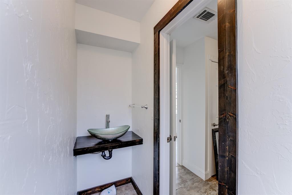 560 Landfall Lane, Conroe, Texas image 23
