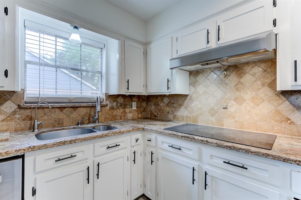 560 Landfall Lane, Conroe, Texas image 13