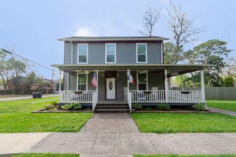 Single Family Residence in Alvin TX 503 Blum Street.jpg