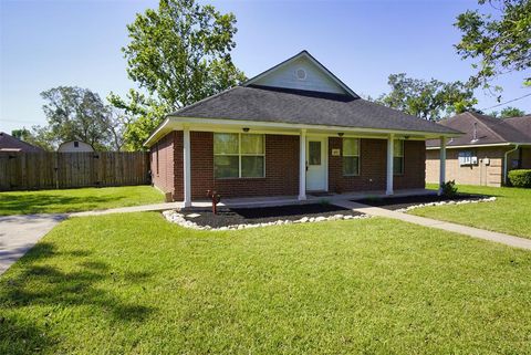 A home in Brazoria