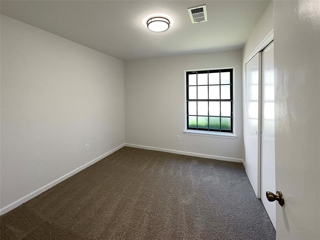 5108 Halbert Drive, Pearland, Texas image 15