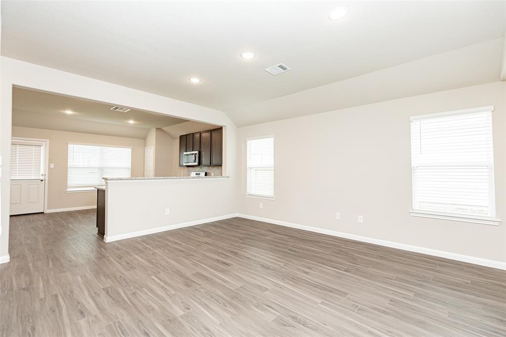 308 Caribou Court, Huntsville, Texas image 4