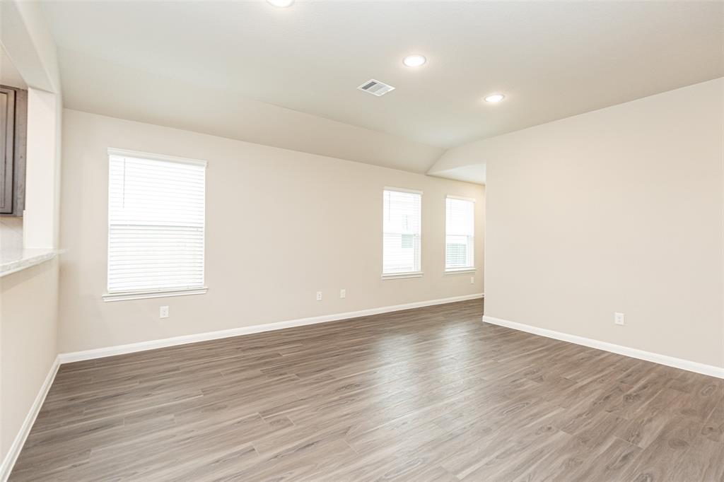 308 Caribou Court, Huntsville, Texas image 6