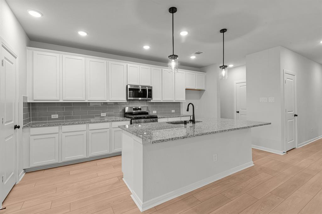 562 Red Eyed Vireo Court, Magnolia, Texas image 17