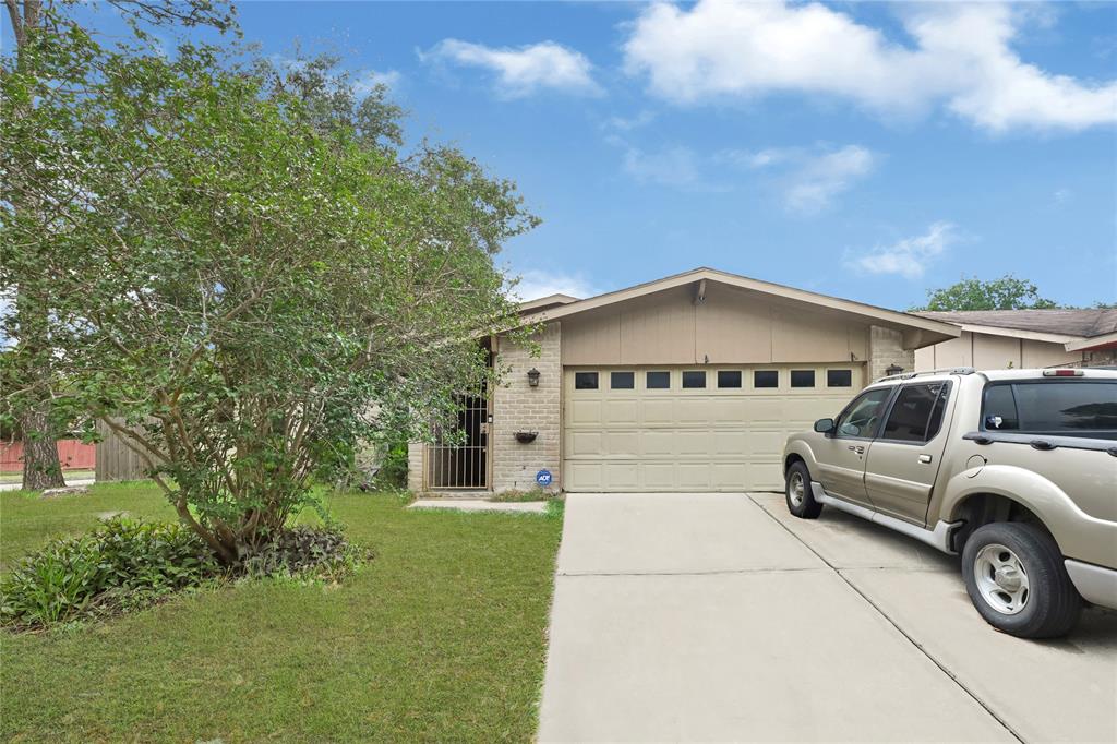 5510 Hickory Forest Drive, Houston, Texas image 2
