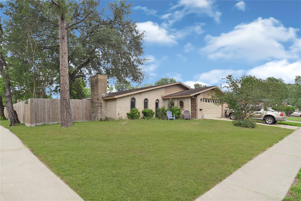 5510 Hickory Forest Drive, Houston, Texas image 3