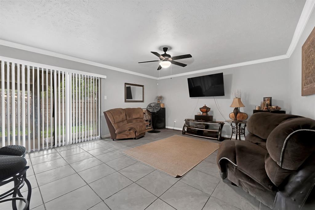 5510 Hickory Forest Drive, Houston, Texas image 10