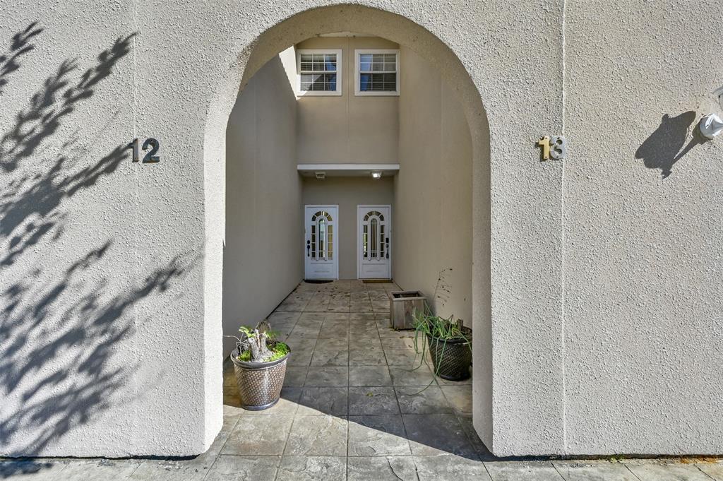 13 Regency Point