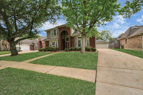 Single Family Residence in Houston TX 906 Heathgate Drive 2.jpg