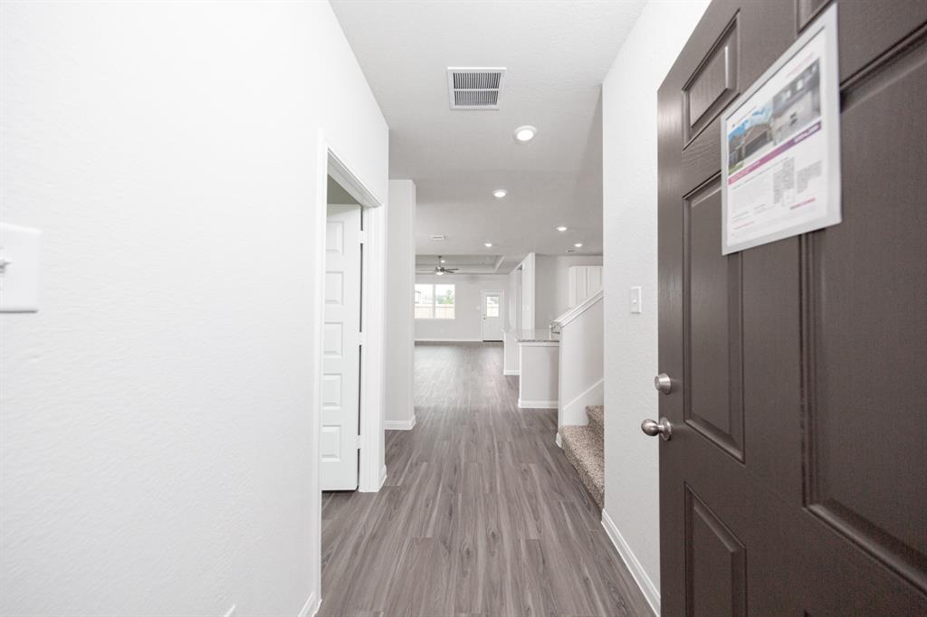 16527 Willow Forest Drive, Conroe, Texas image 3
