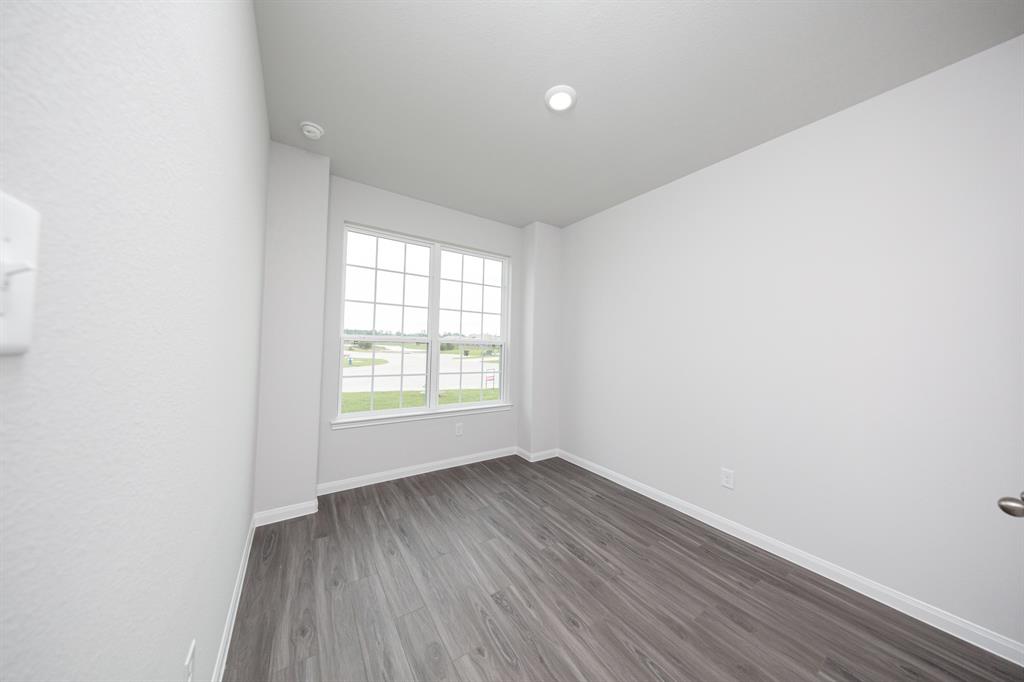 16527 Willow Forest Drive, Conroe, Texas image 4