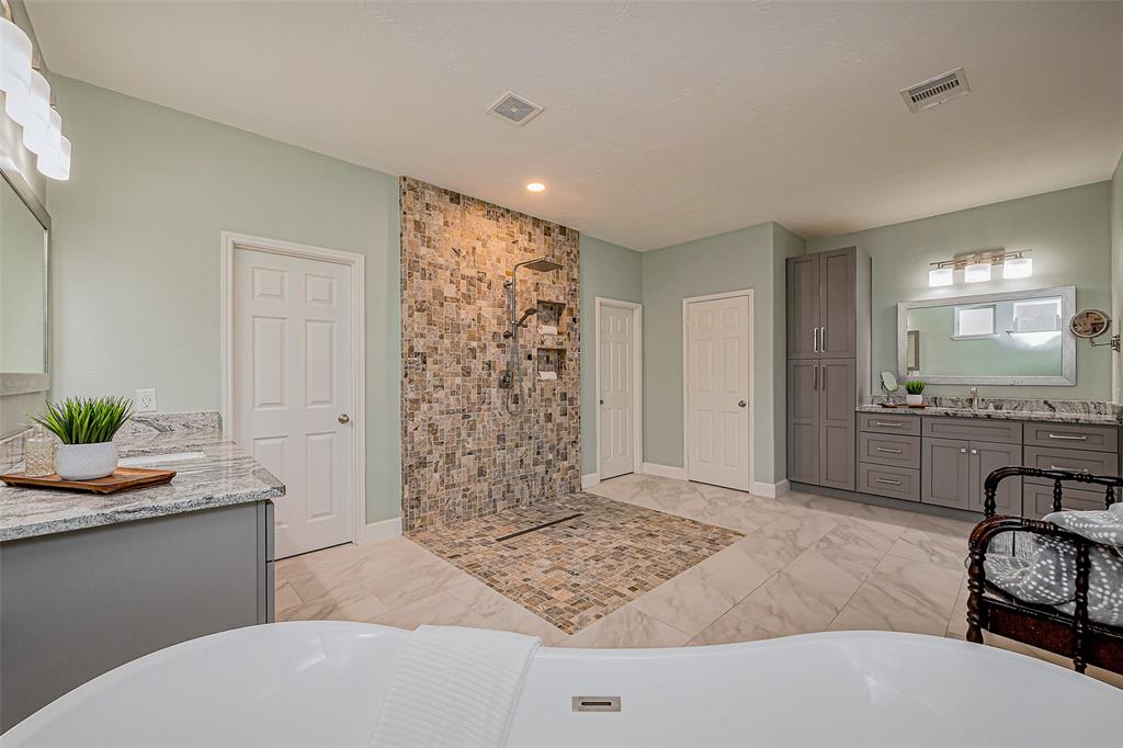 7518 Finn Way Drive, Humble, Texas image 13