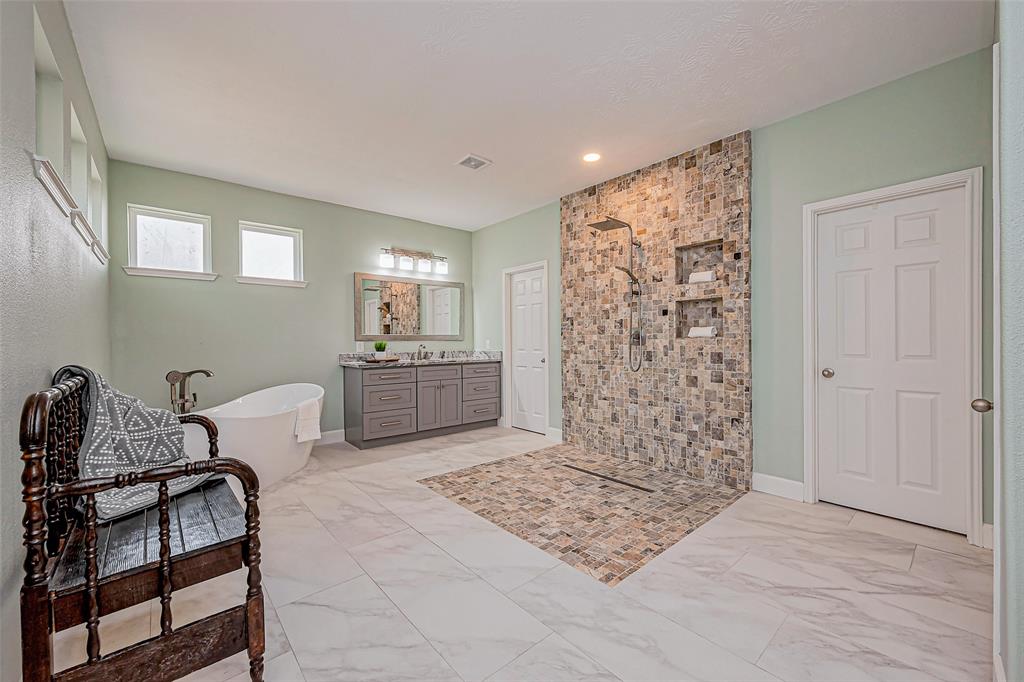7518 Finn Way Drive, Humble, Texas image 12