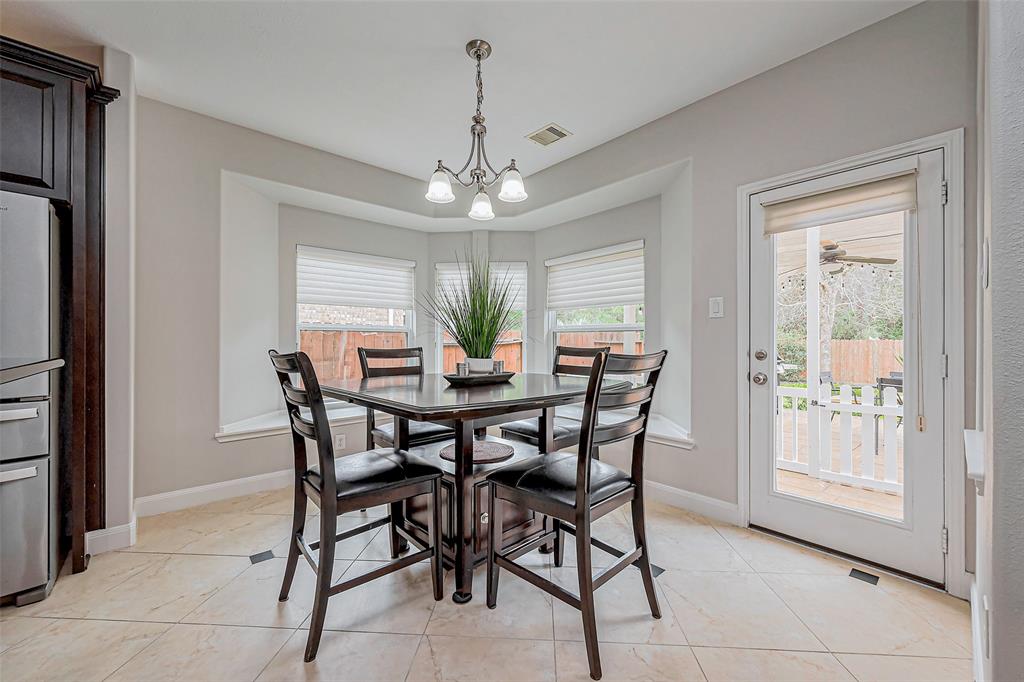 7518 Finn Way Drive, Humble, Texas image 10