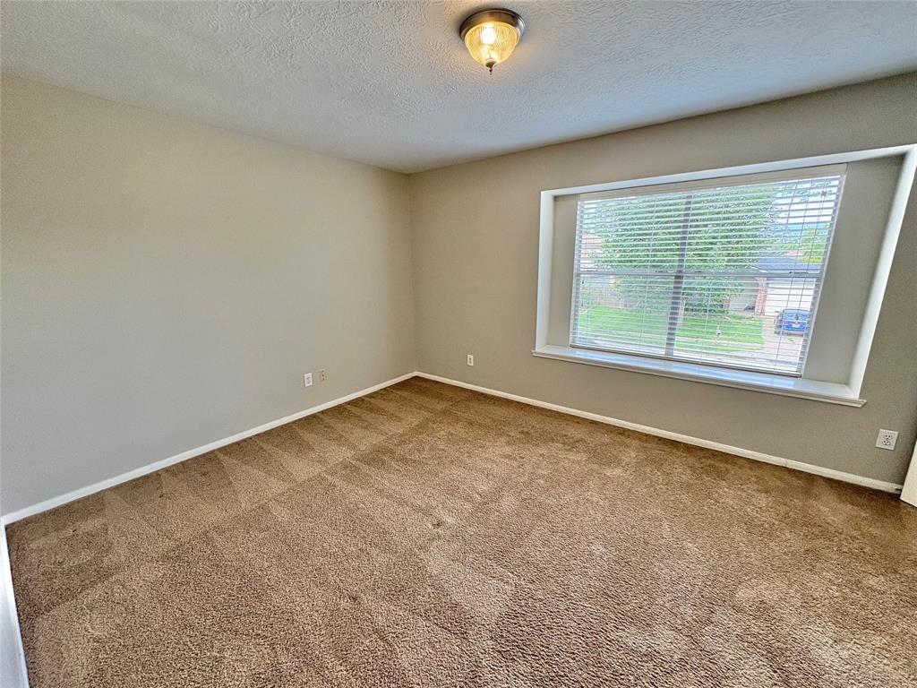 20107 Bambiwoods Drive, Humble, Texas image 9