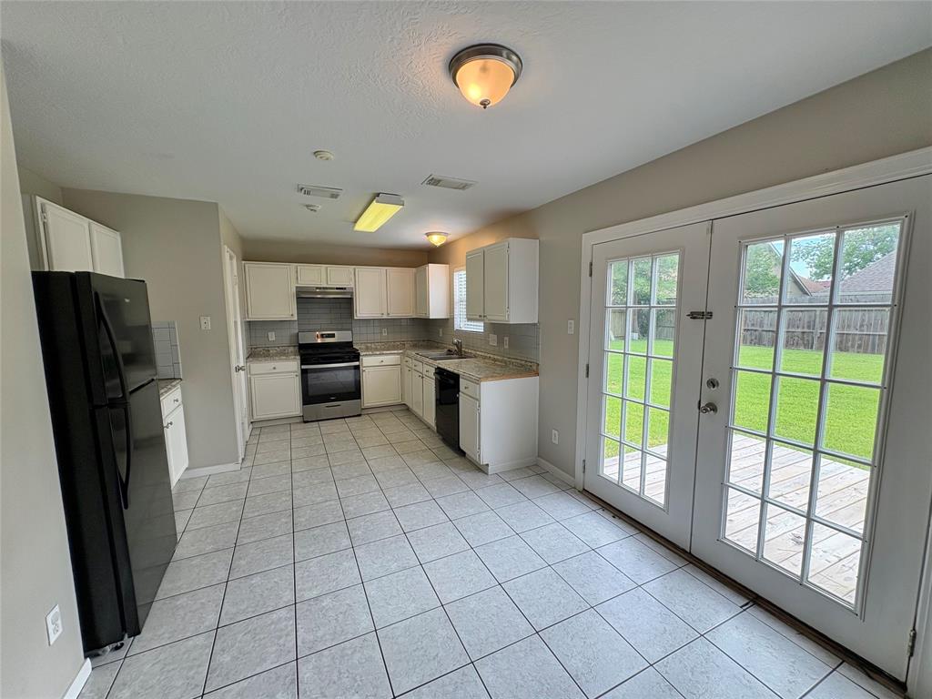 20107 Bambiwoods Drive, Humble, Texas image 6