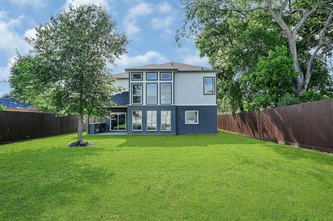 Single Family Residence in Houston TX 8202 Willow Street 34.jpg